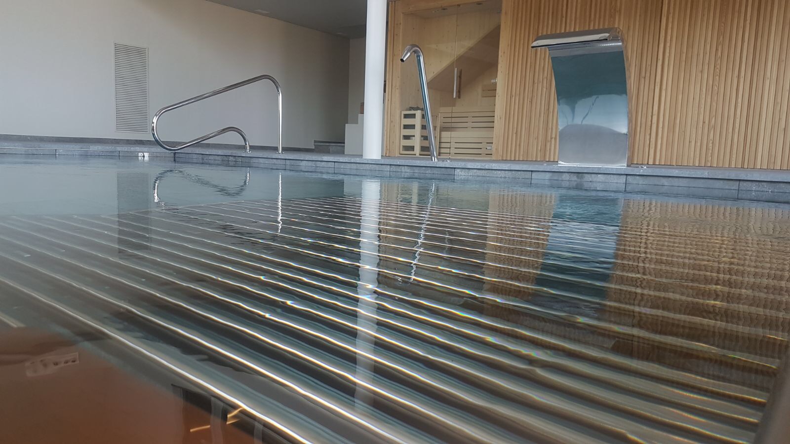 Lee más sobre el artículo Cómo y cuándo reformar una piscina de diseño en España