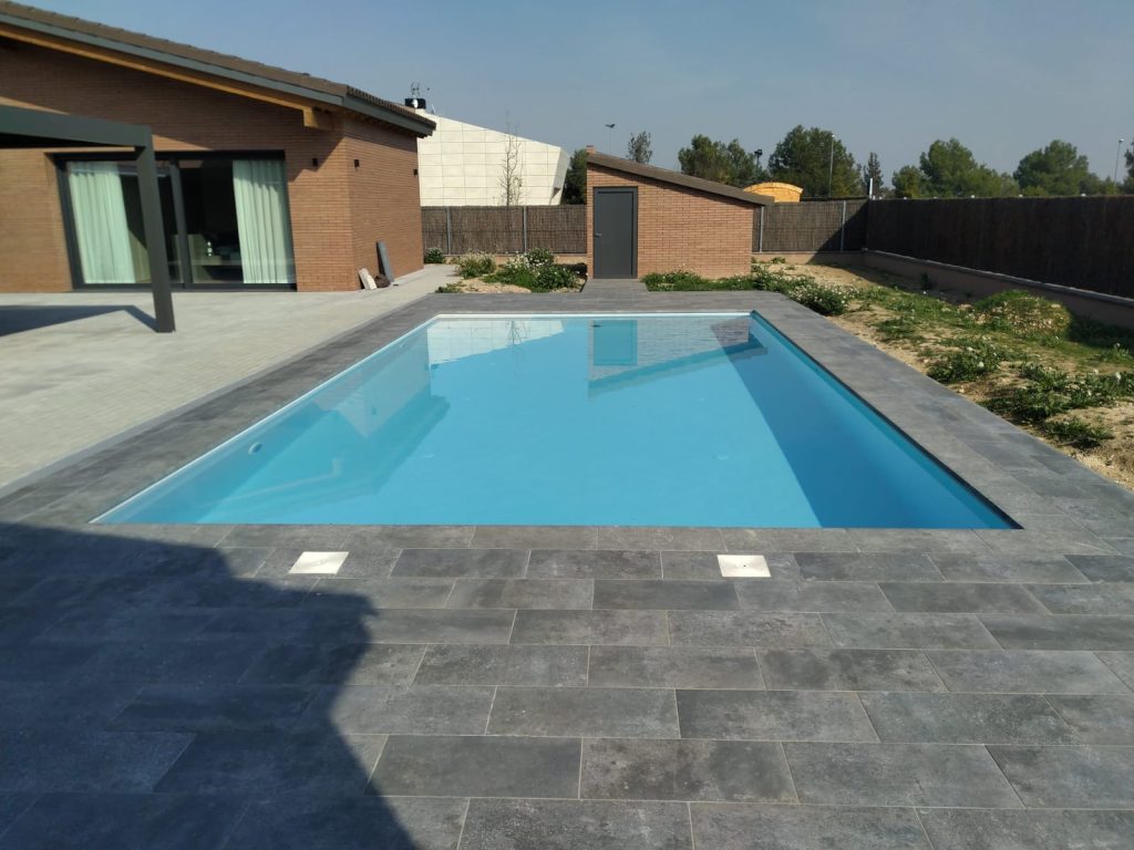 piscina family lleida